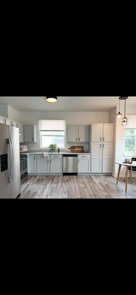 Building Photo - 503 NE San Rafael St