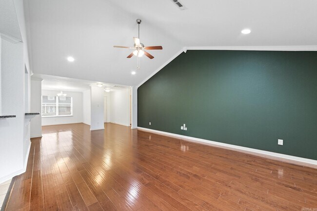 Building Photo - 17317 Crooked Oak Dr