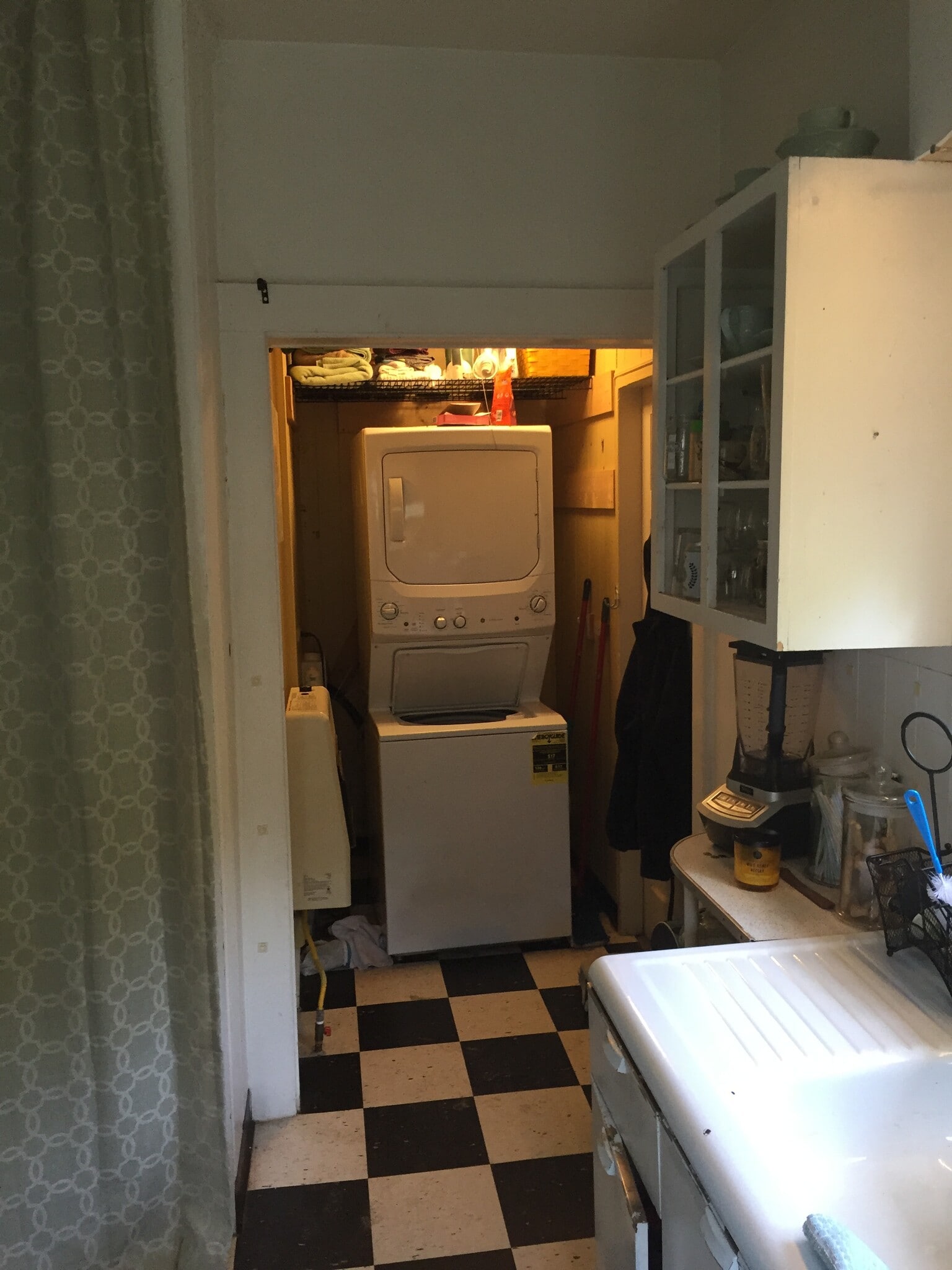 Building Photo - 2288 York Ave