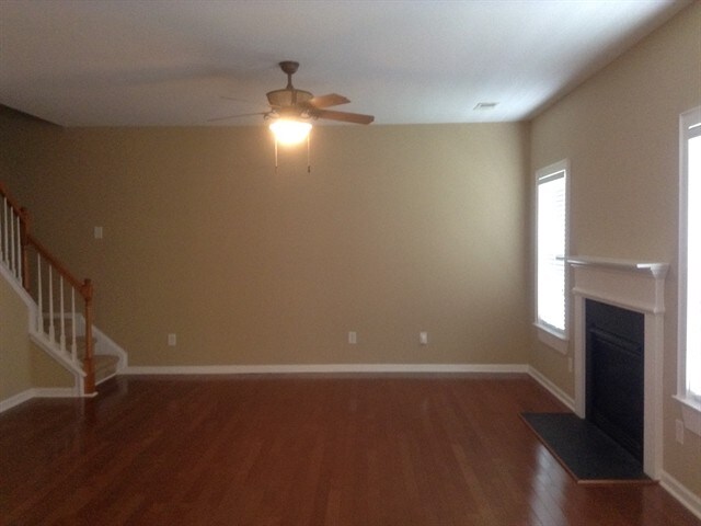 Building Photo - 10004 Barrands Ln