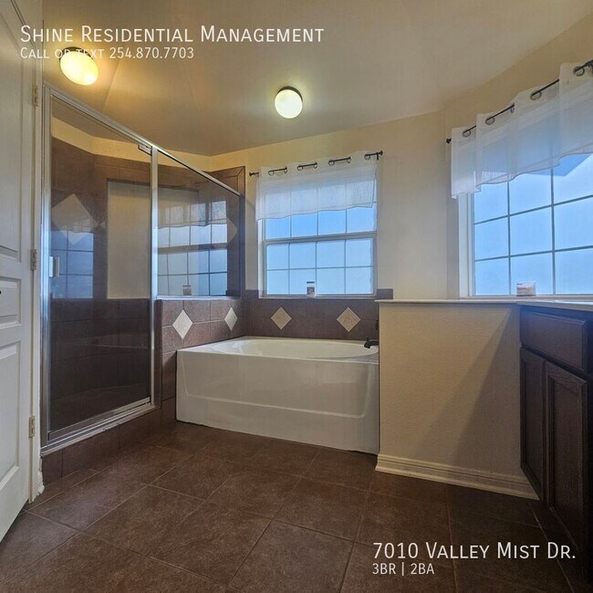 Building Photo - 7010 Valley Mist Dr