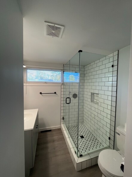 Building Photo - 218 Mouser St