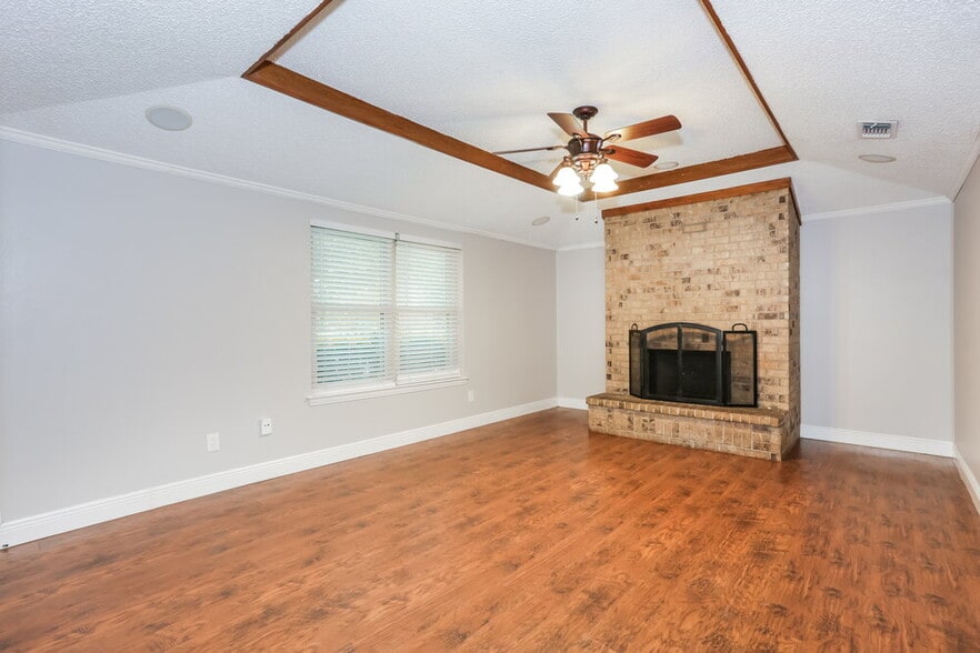 Building Photo - 7212 Elderberry Ln