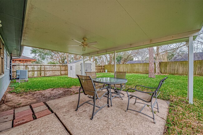 Building Photo - 2122 Heritage Colony Dr