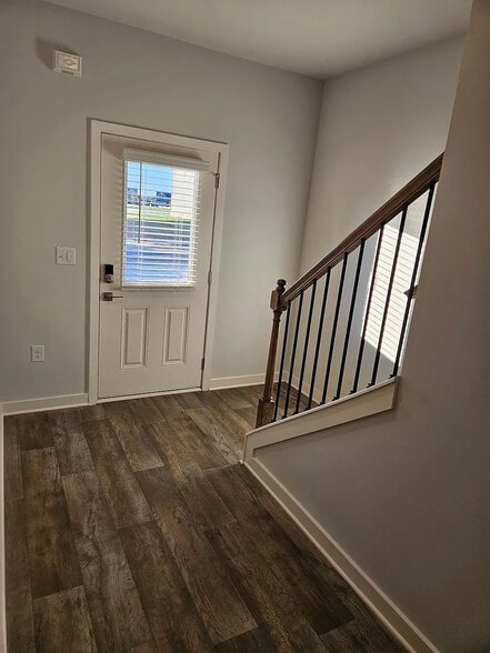 Building Photo - Room in House on Hibiscus Wy