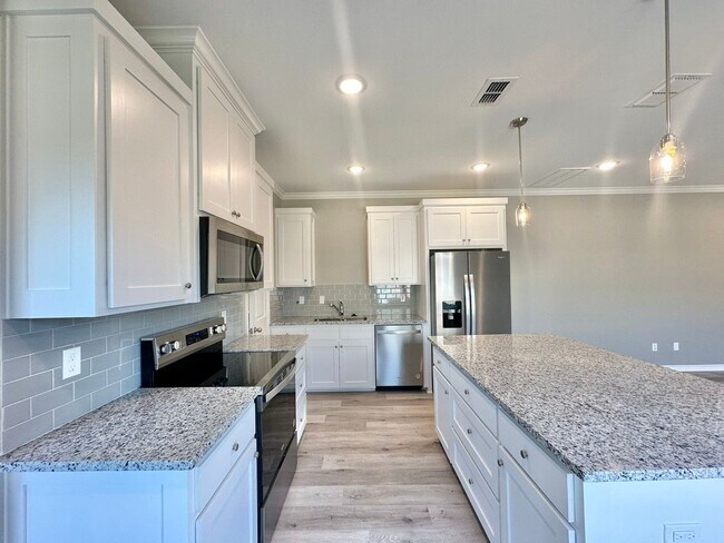 Building Photo - 6213 Villa Rosa Way
