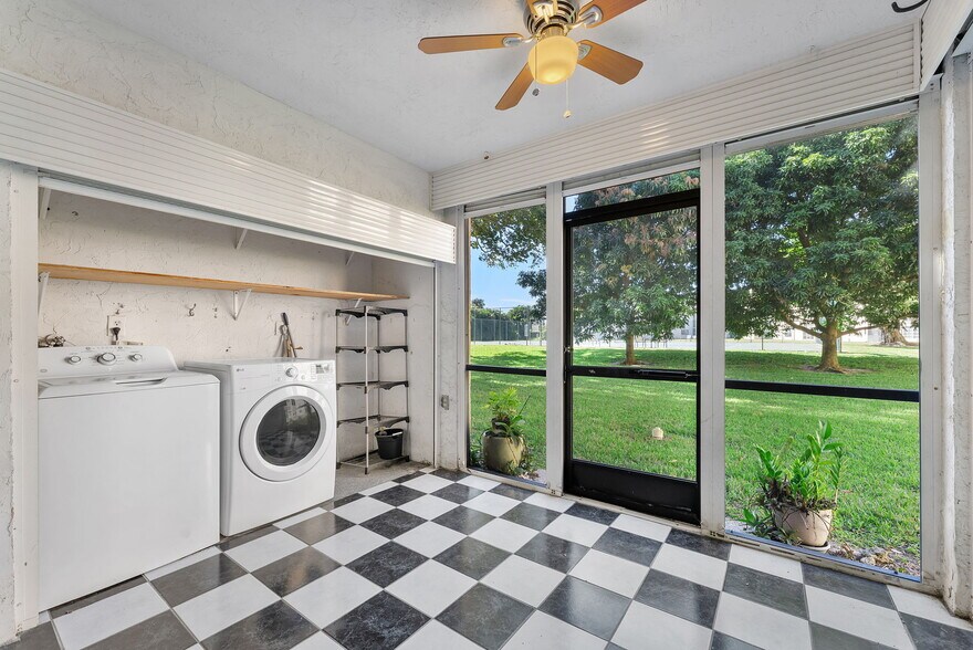 Building Photo - 9370 SW 8th St