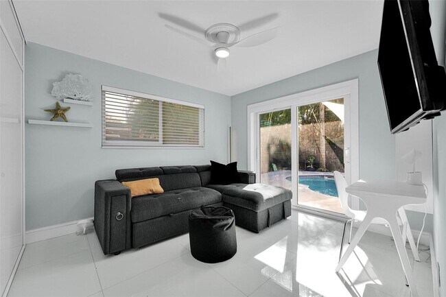 Building Photo - 640 NW 30th St