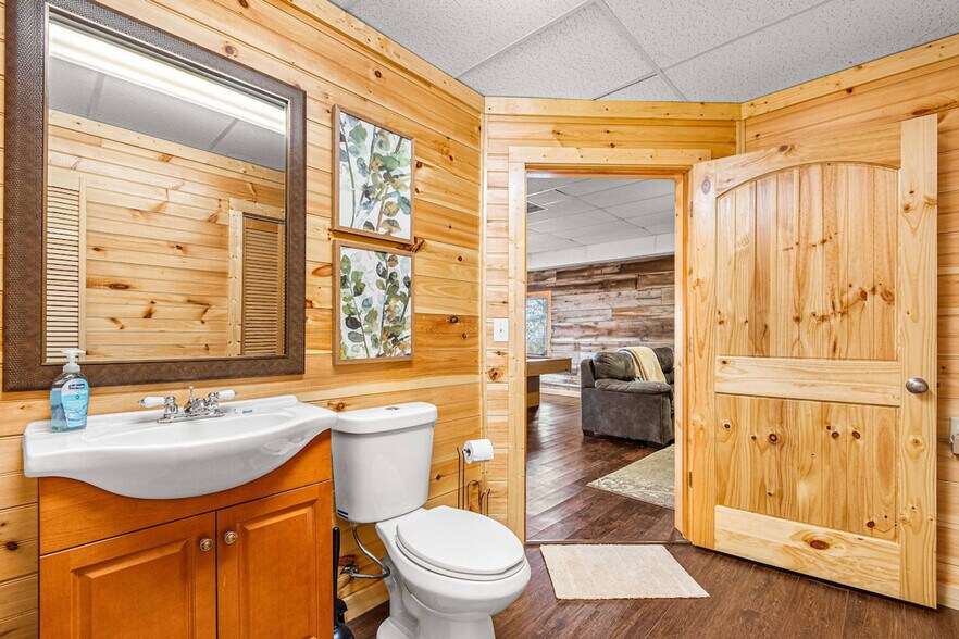 Building Photo - 1815 Silver Poplar Ln
