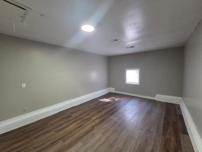 Building Photo - 5787 Northland Dr