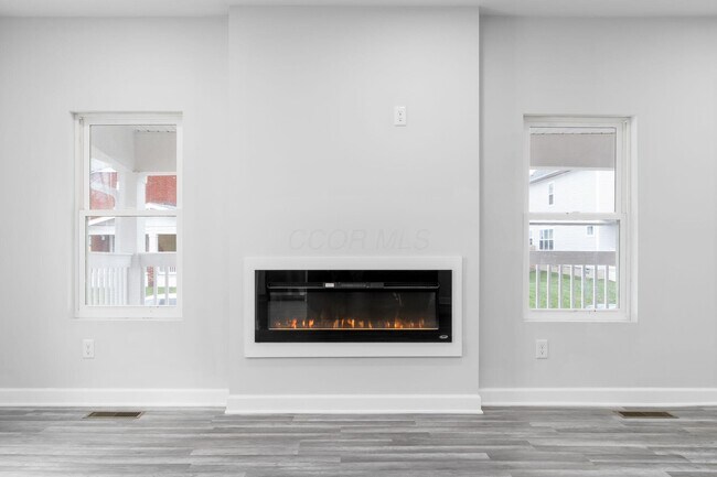 Building Photo - 905 Carpenter St