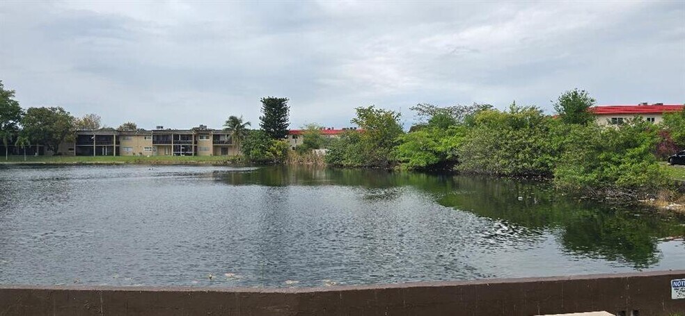 Building Photo - 5861 NW 16th Pl