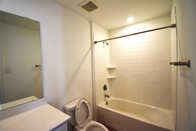 Building Photo - 3326 Spanish Oak Ln