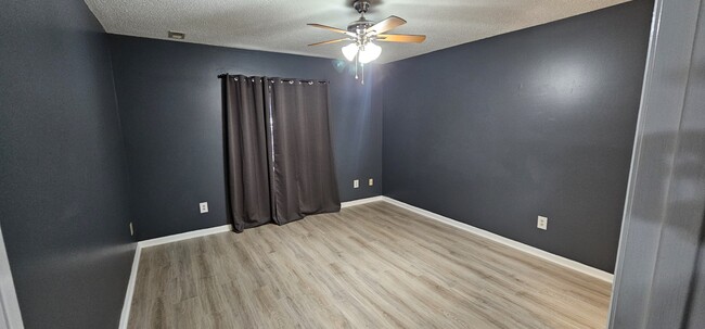Building Photo - 41 Oakwater Dr