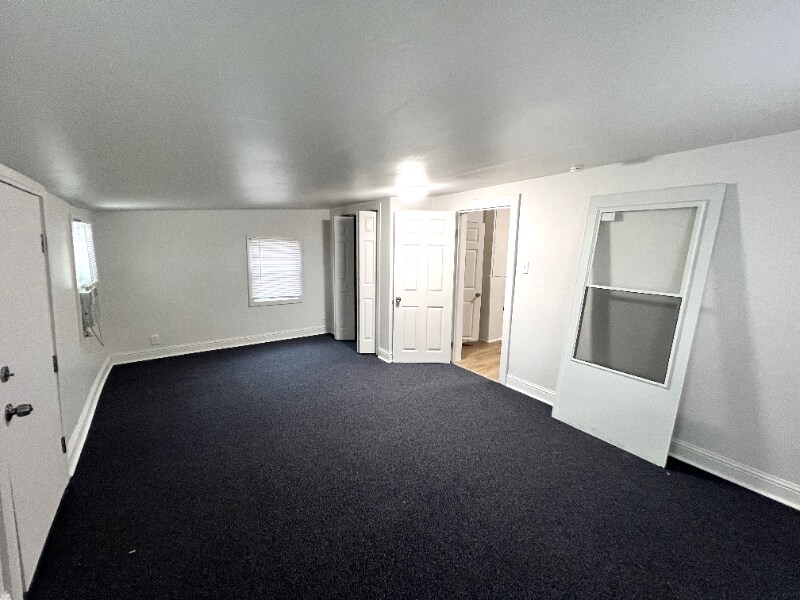 Building Photo - 3323 Halsted St