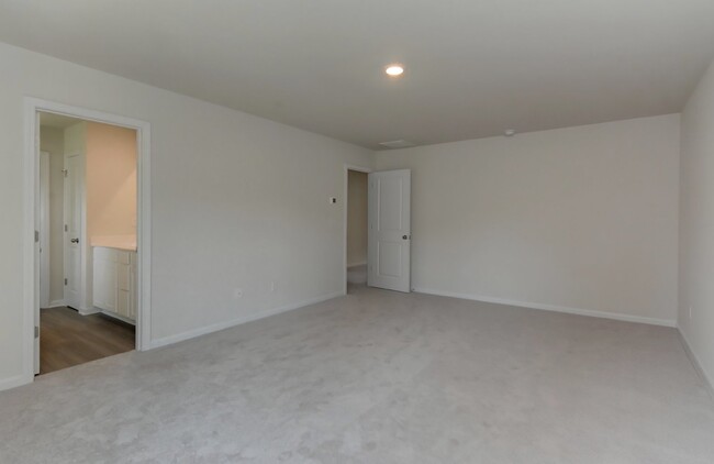 Building Photo - Nice Big House in Denver, Move-In Ready 4B...