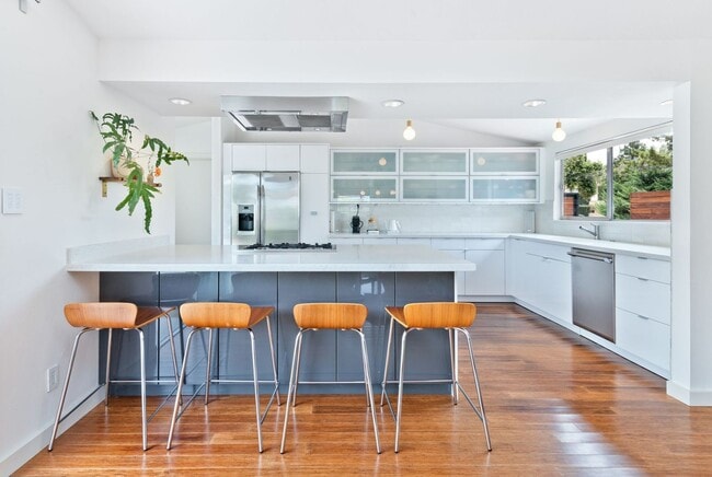 Building Photo - A Fully Furnished Modern Portfolio Home with a Large Backyard Oasis & 3 Comfortable Bedrooms!