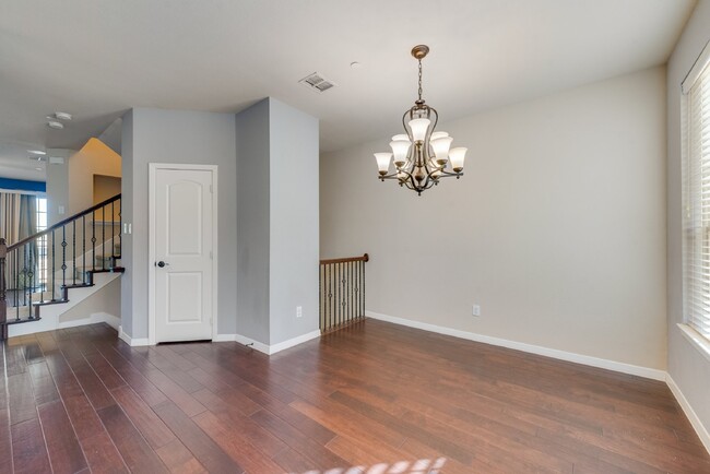 Building Photo - Charming Townhome in Addison