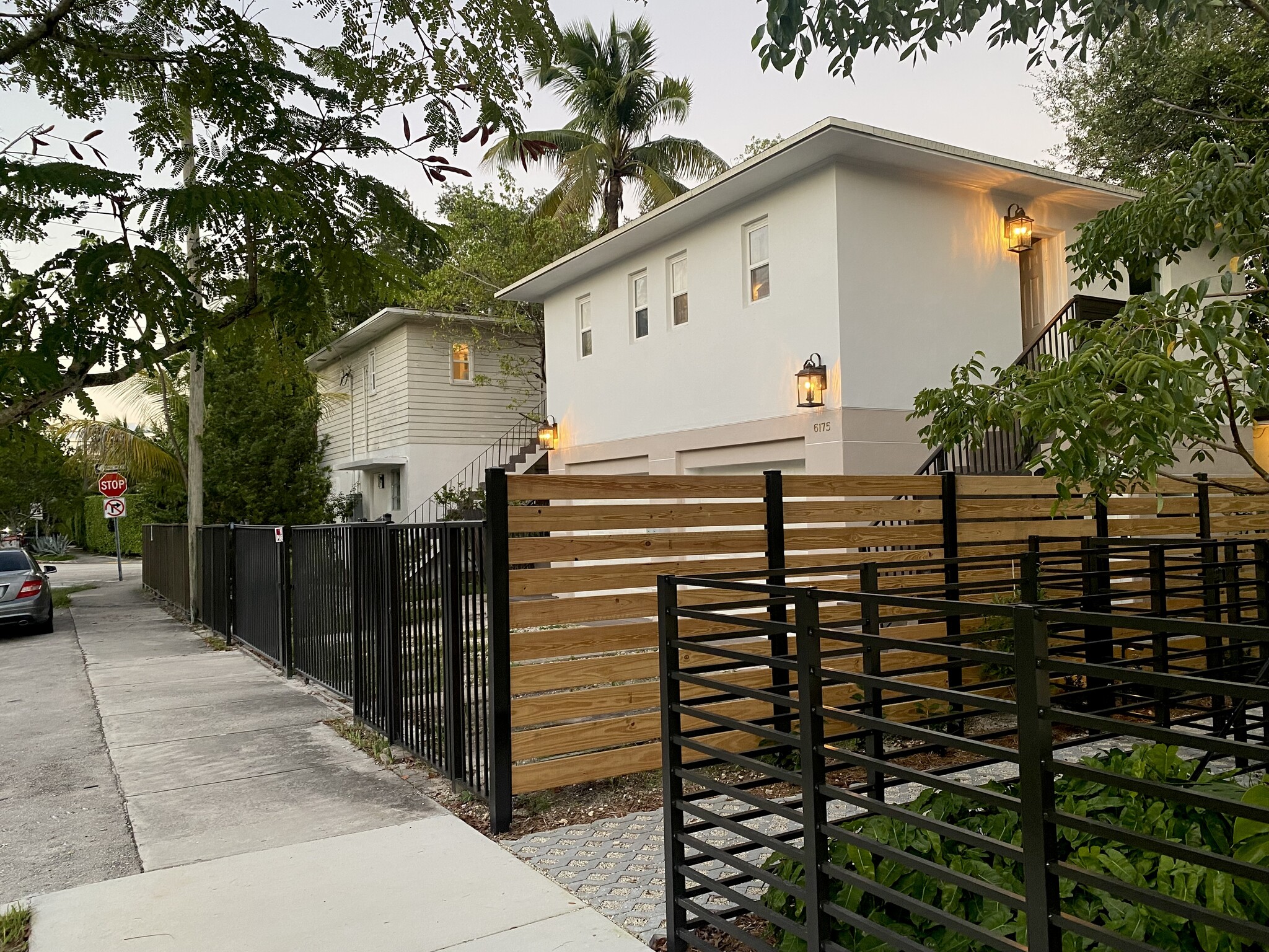 Building Photo - 500 NE 62nd St