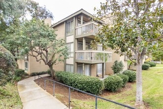 Building Photo - Cozy 2 BED/1 BATH in Exclusive 55+ Senior ...