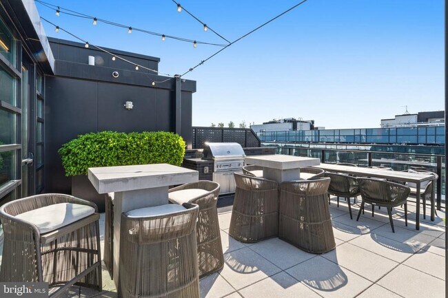 Building Photo - 1300 4th St SE