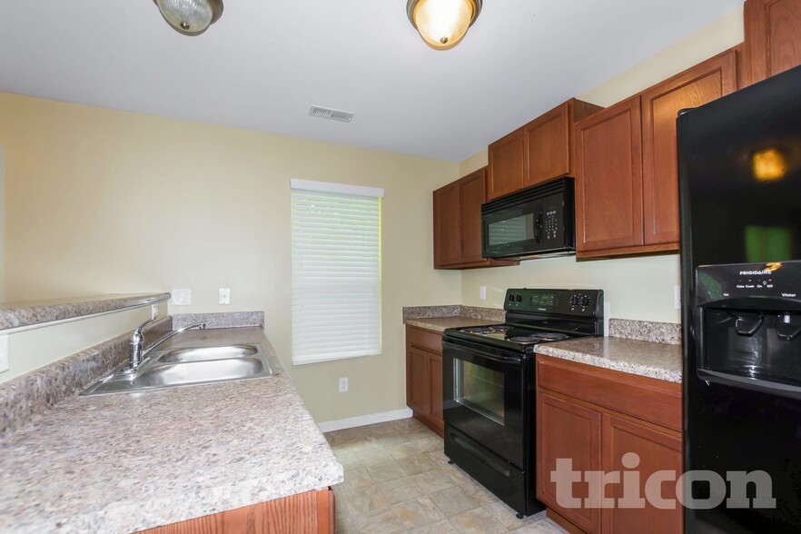 Building Photo - 4907 Magnasco Ln