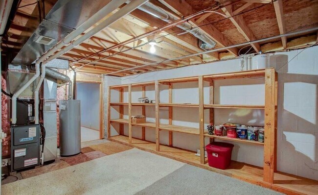 Building Photo - Home For Rent!
