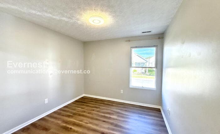 Building Photo - 5321 Miramar Dr