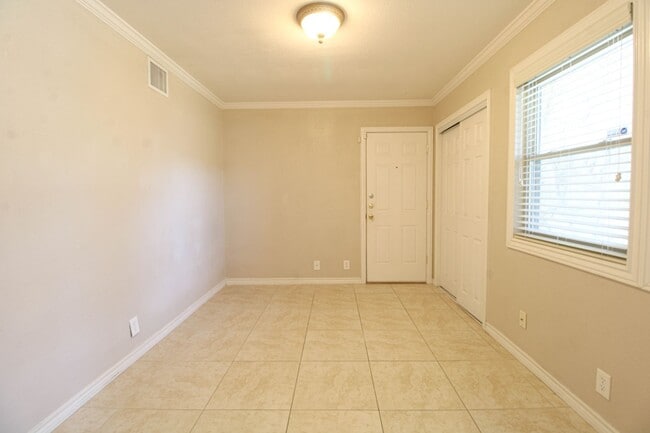 Building Photo - 14302 Indian Woods