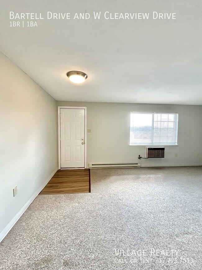 Building Photo - No Steps! Remodeled 1-Bed Convenient to I-...