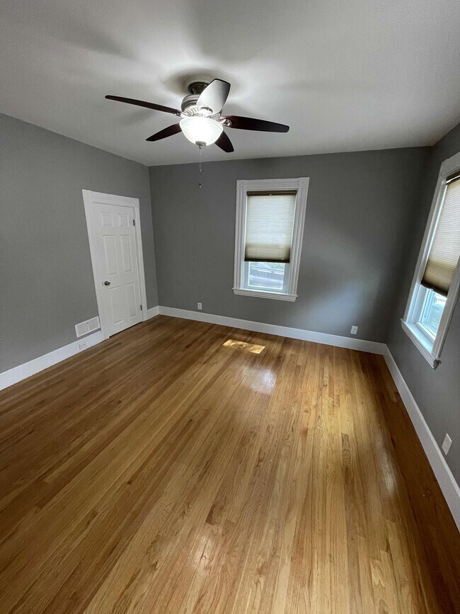 Building Photo - 15 Charles Street Ave