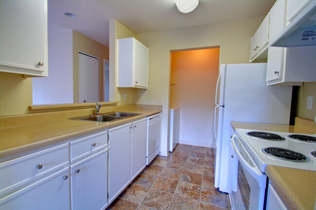 Interior Photo - WESTBURY APARTMENTS