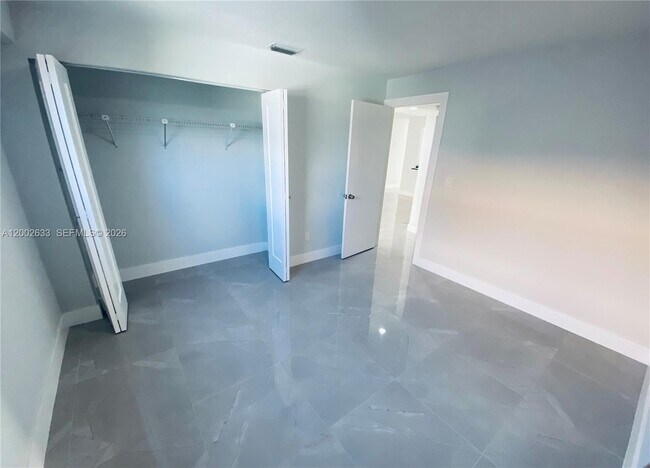 Building Photo - 199 SW 12th Ave