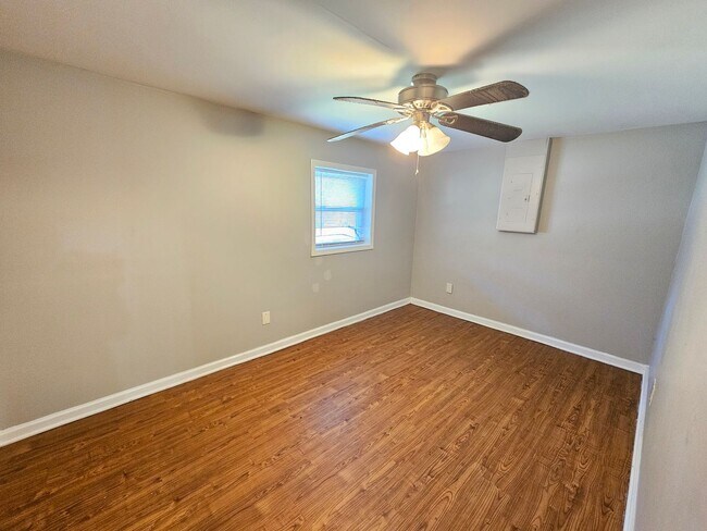 Building Photo - 777 Old Embreeville Rd