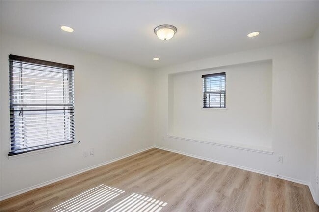 Building Photo - 6800 Sunderland Trail