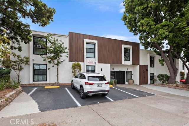 Building Photo - 6679 Linda Vista Rd