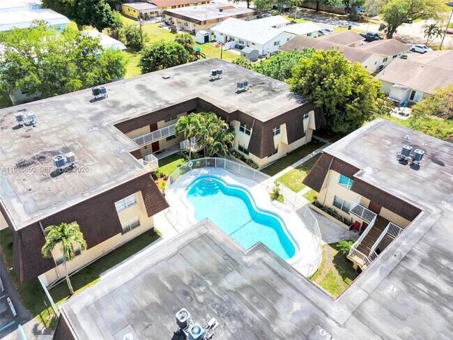 Building Photo - 4530 SW 54th St