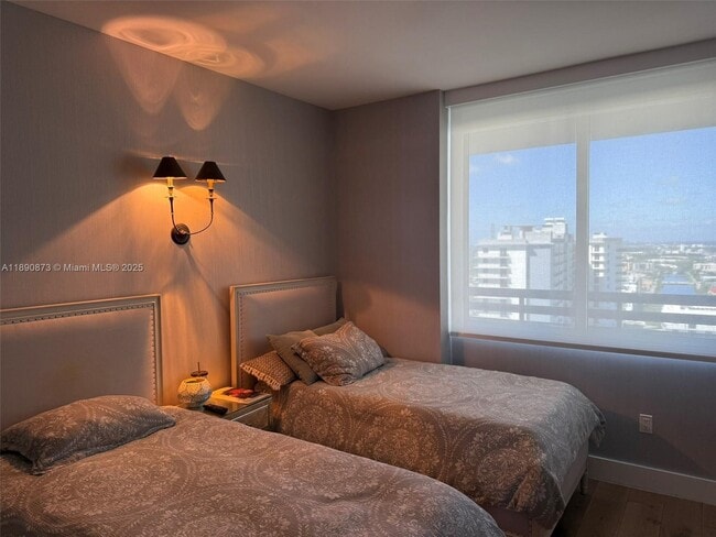 Building Photo - 16385 Biscayne Blvd