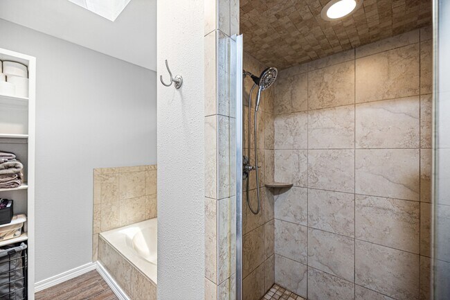 Building Photo - 507 Nassau Dr