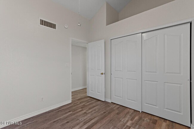 Building Photo - 11823 Stone Castle Dr