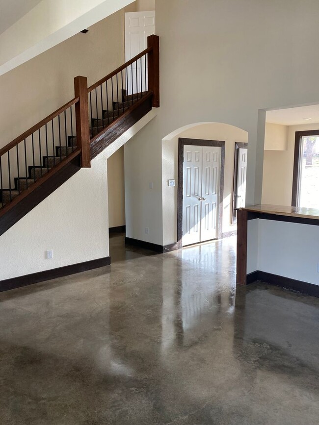 Building Photo - Barndo! Half acre lots! Country living!