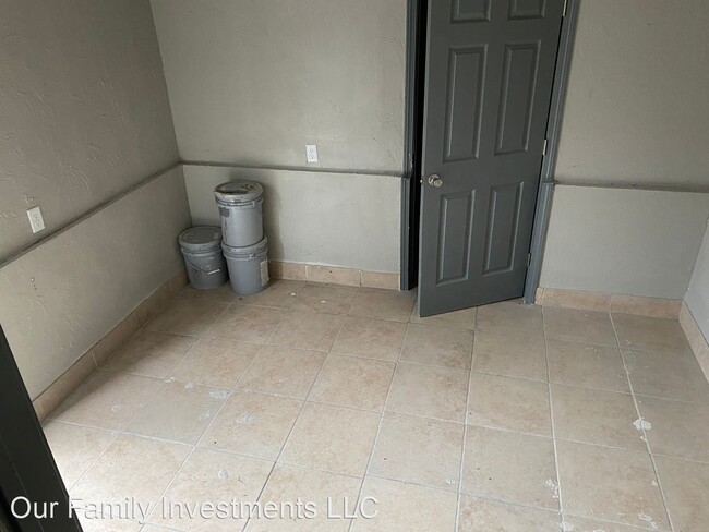 Building Photo - 4 br, 1.5 bath House - 637 E 52Nd St N.