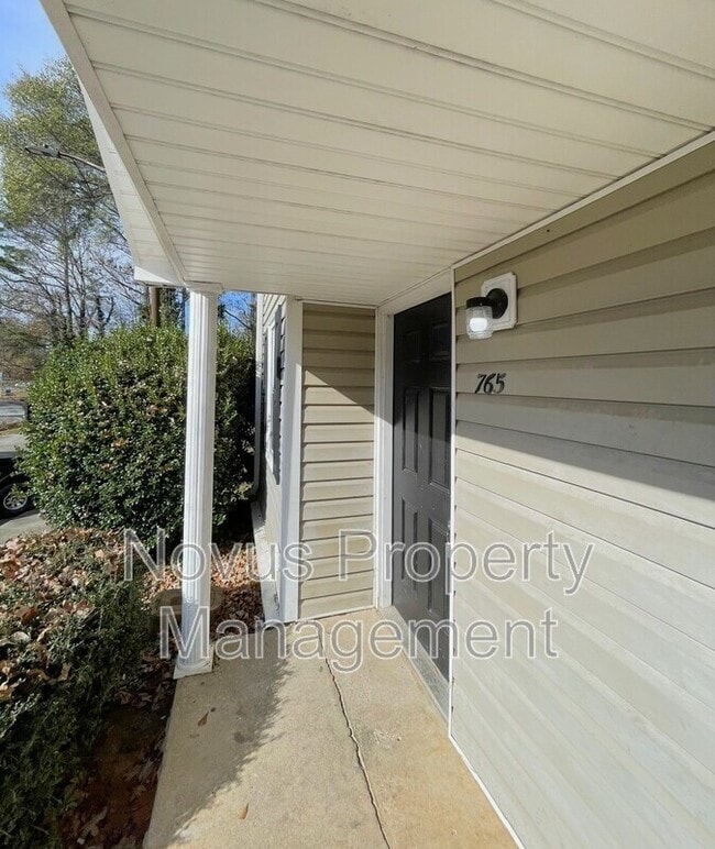 Building Photo - 765 South St