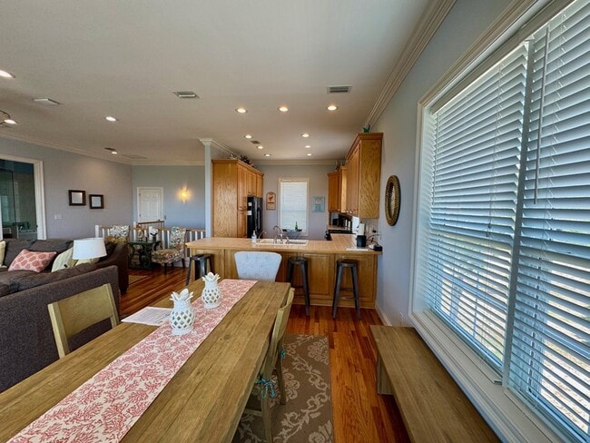 Building Photo - 107 E Seascape Dr
