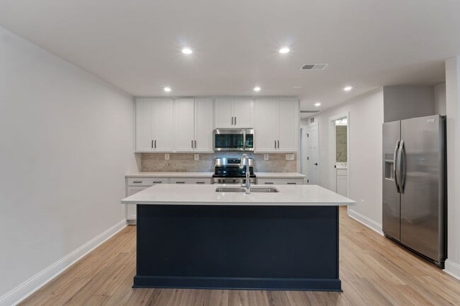 Building Photo - 2232 Leeham St