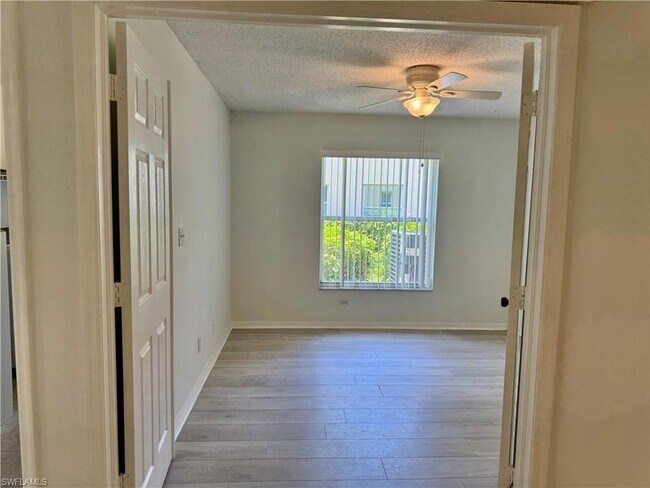Building Photo - 661 Squire Cir
