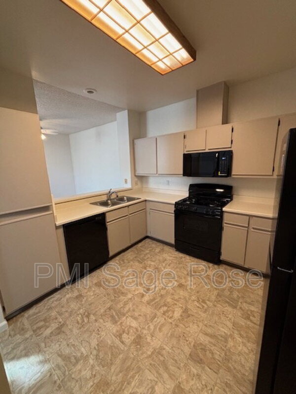 Building Photo - 1776 Sierra Highlands Dr