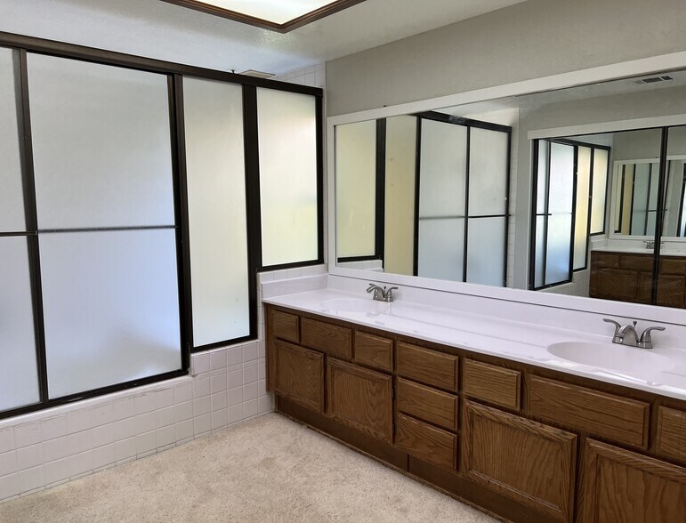 Building Photo - 4816 Rocklin Dr