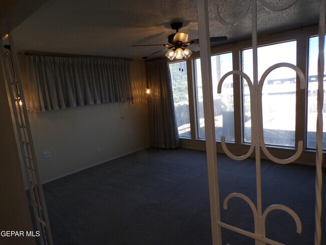 Building Photo - 4820 Louisiana St