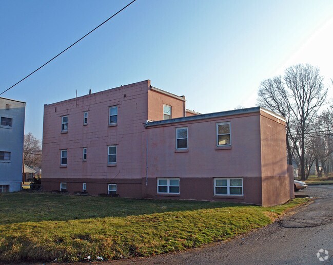 Building Photo - 797 E Market St